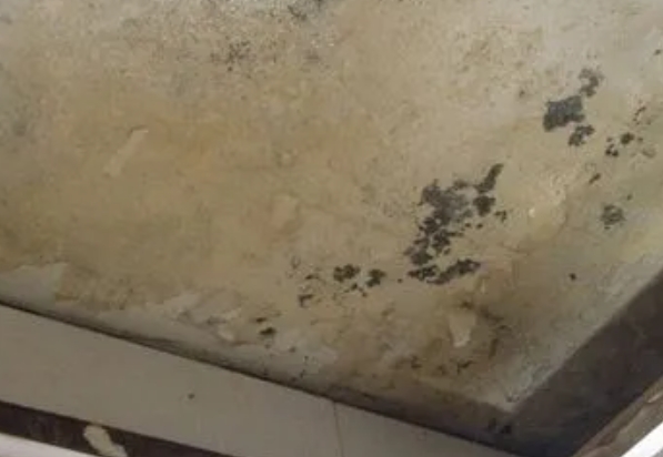 云县阳台漏水维修公司分享下云县卫生间渗水维修需要注意哪些问题。